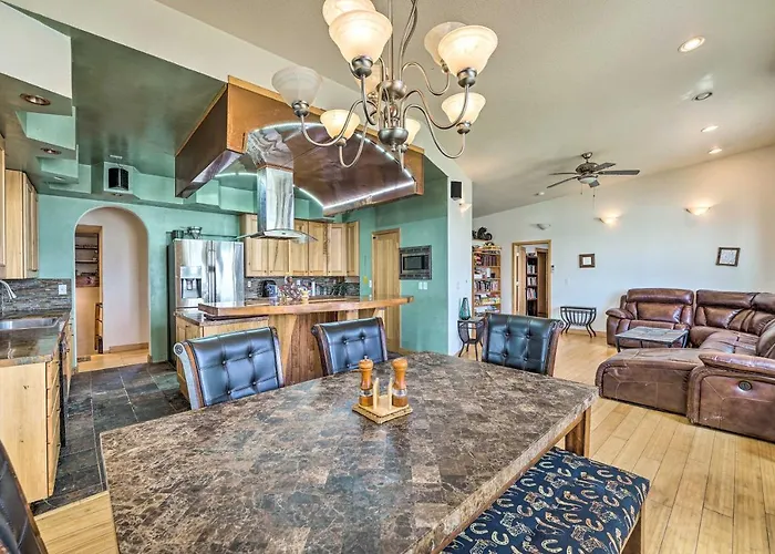 Lakefront Country W/ Waterslide & Trampoline! Wheatland