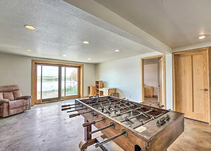 Lakefront Country W/ Waterslide & Trampoline! Wheatland