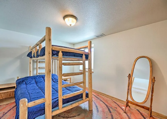 Lakefront Country W/ Waterslide & Trampoline! Holiday home Wheatland