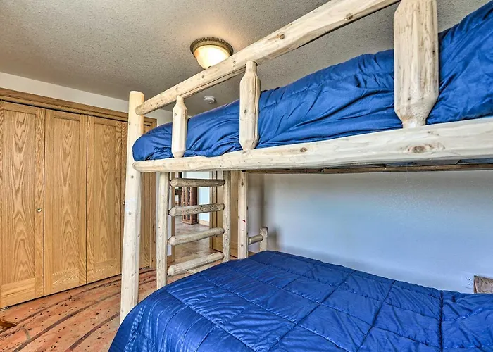 Lakefront Country W/ Waterslide & Trampoline! * Wheatland